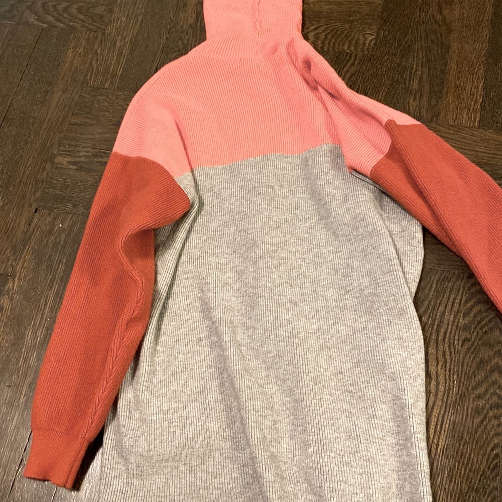 Womens urban outfitters sweater never worn